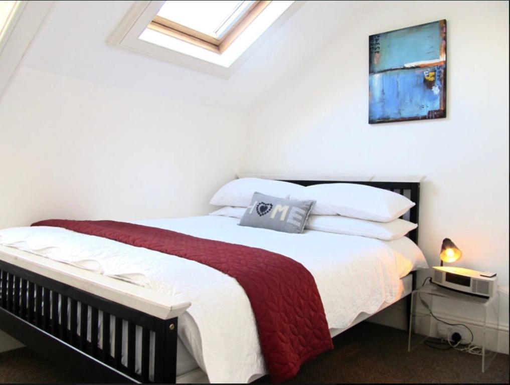 The Hideaway, Victorian Townhouse Apartment With Parking بلايموث المظهر الخارجي الصورة